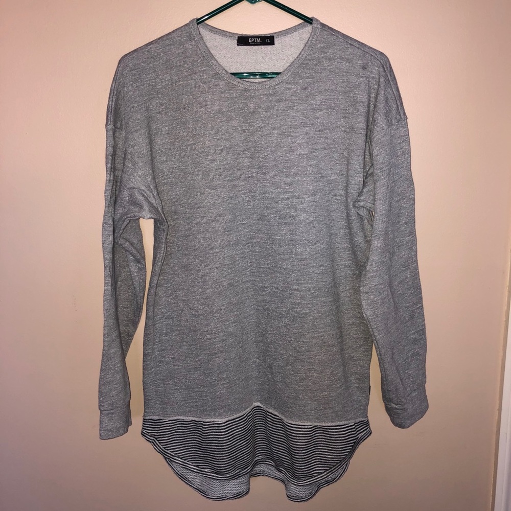 EPTM. Gray Long Sleeve Tunic Striped Bottom Hem XL